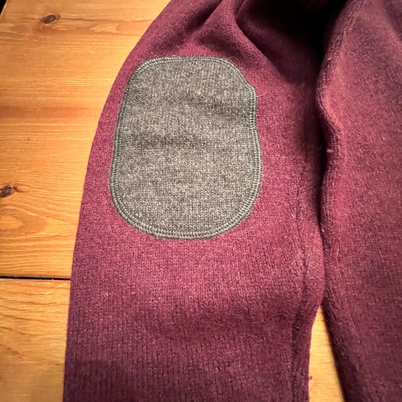 Mens Purple V-Neck 80% Lambswool Elbow Patch Sweater Medium brand Black Brown - Picture 5 of 5